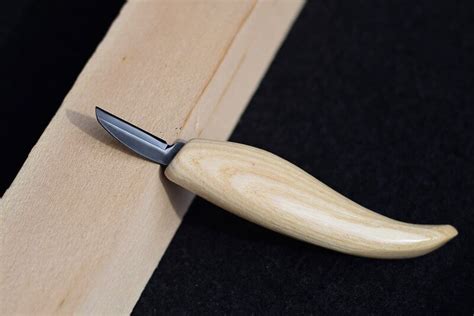 7 Types of Wood Carving & Whittling Knives and Uses