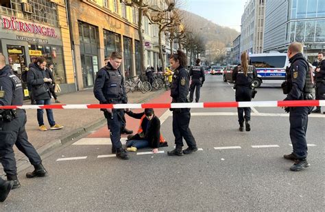 Polizeiaufgebot Bei Aktion Der Letzten Generation Am Heidelberger