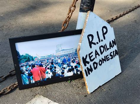 SEPTEMBER HITAM: MENGENANG KEGELAPAN HAM DI MASA LALU - Pers Mahasiswa