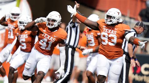 Texas vs. Washington: who's got the edge in their Alamo Bowl matchup