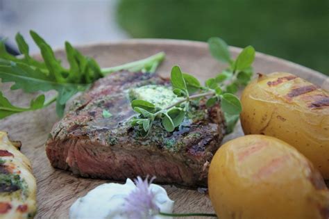 Steak Mit Selbstgemachter Kr Uter Oder Knoblauchbutter