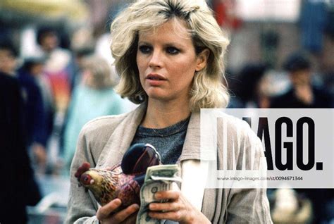 Kim Basinger Characters Elizabeth Film Nine 1 2 Weeks 9 1 2 Weeks