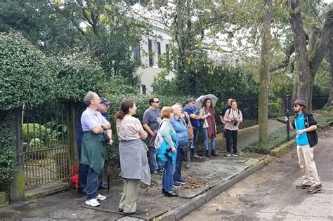 Walking Tour In New Orleans Garden District