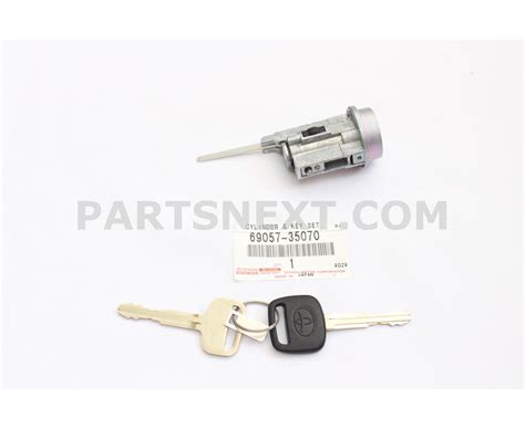 Toyota 69057 35070 CYLINDER KEY SET IGNITION SWITCH LOCK