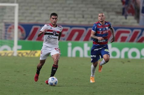 Fortaleza X São Paulo Desfalques Prováveis Escalações E Onde Assistir