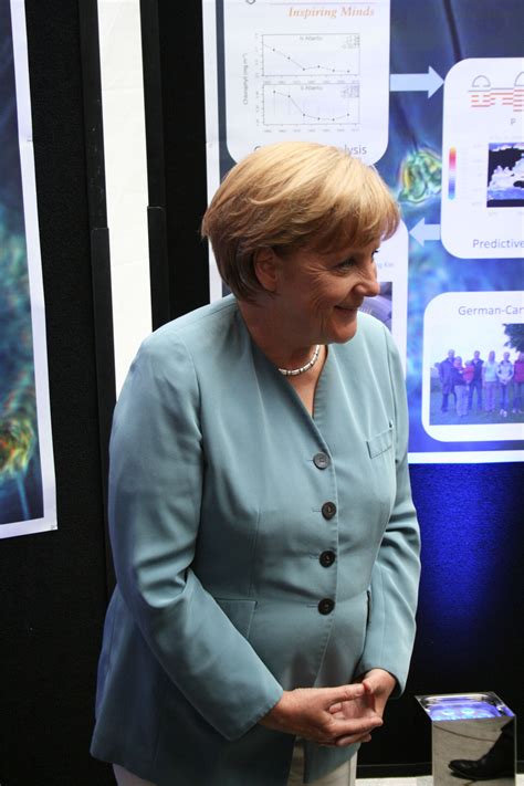 Est100 一些攝影some Photos Angela Merkel Diamond Shape Hands 安格拉·默克尔