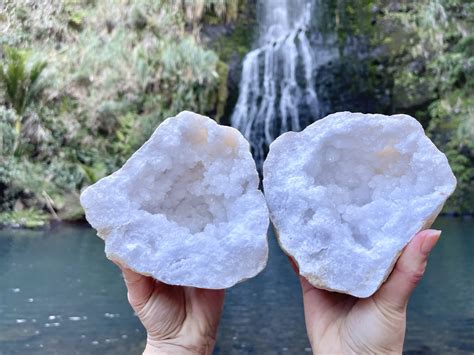 Geode Quartz Pair (Medium) - Sage By Us