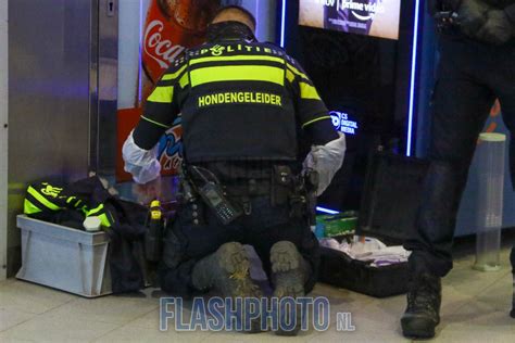 Vuurwapen Aangetroffen Bij Preventief Fouilleren Op Metrostation