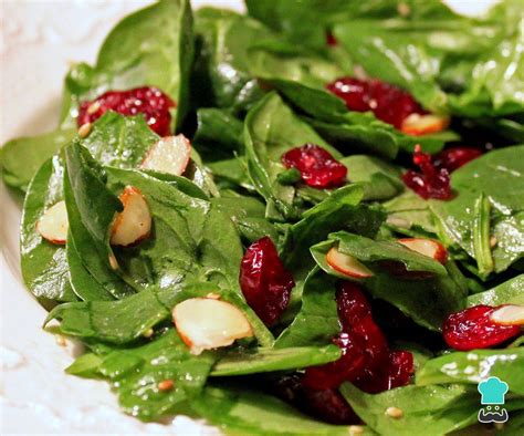 Deliciosa Ensalada Con Ar Ndanos Y Lechuga