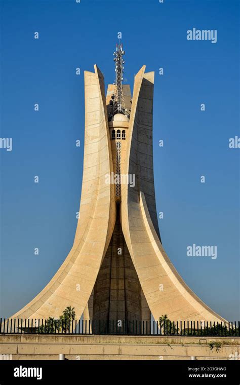 Vue Sur Le Monument Maqam Echahid Le Monument Martyrs La Statue Du