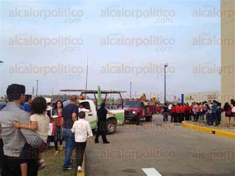 Por Incendio Evacuan A M S De Mil Personas De La Plaza Forum En