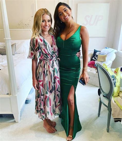 Lola Consuelos Serves Outfit Inspiration In New Instagram Selfie
