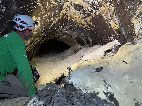 Lava Tubes Offer Clues to Martian Life