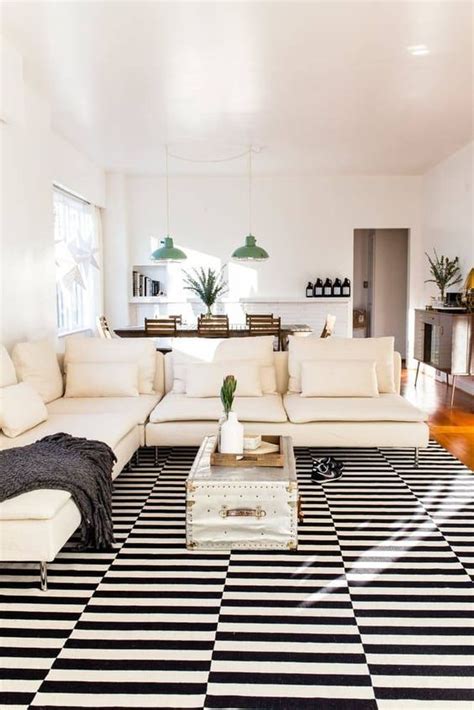 52 Timeless And Chic Striped Rug Ideas - DigsDigs