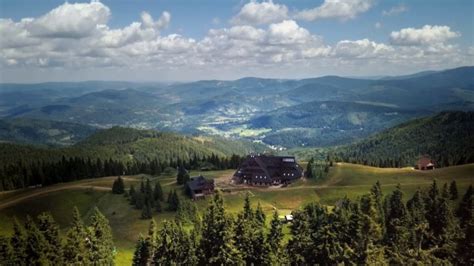 Pochmurny poranek w górach Warunki na szlakach dobre