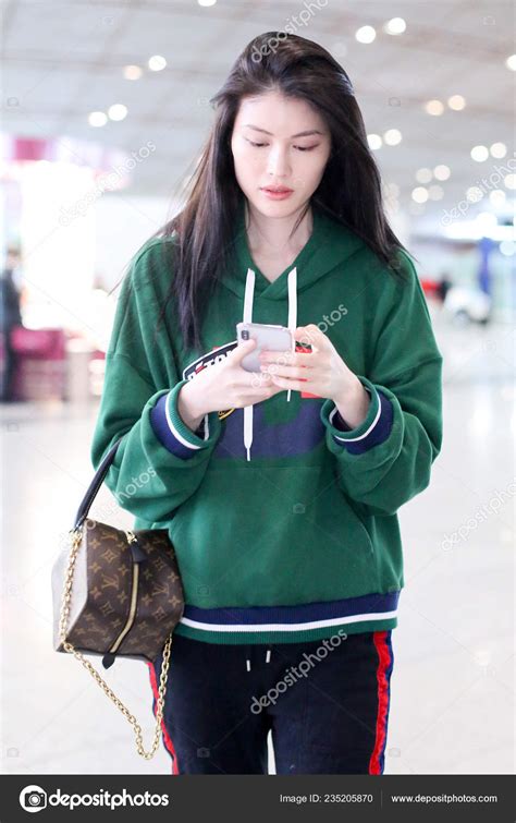 Chinese Model Sui Pictured Beijing Capital International Airport ...