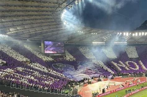 Fiorentina Inter Le Coreografie Mozzafiato E Linno Di Gaia FOTO E