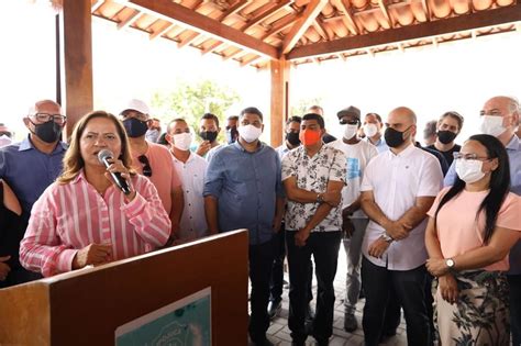 Prefeita do Ipojuca Célia Sales inaugura Praça dos Bugueiros em