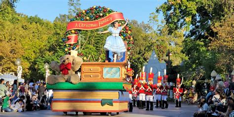 GUIDE: ‘A Christmas Fantasy Parade’ is a heartwarming part of the Disneyland 2023 # ...