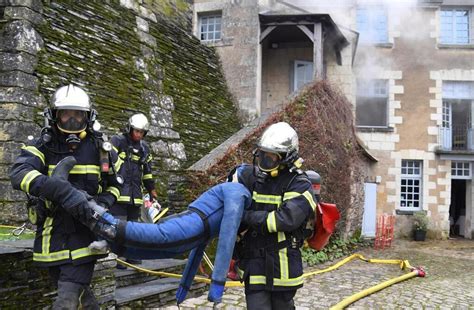 Photos Et Vid Os Man Uvre Au Ch Teau Dangers Les Sapeurs Pompiers