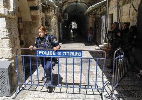 Bentrokan Polisi Israel Tutup Akses Ke Kompleks Masjid Al Aqsa