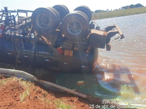 Portal De Aquidauana Tombamento De Carreta Provoca Vazamento De 30