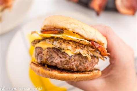 Blackstone Breakfast Burger Recipe Grillonadime