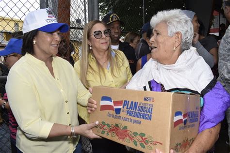 Gobierno Inicia En El Cibao Entrega De Cajas Navide As En Flickr