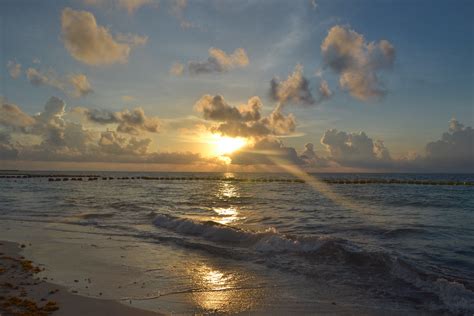 Amanecer En Playa Del Carmen Juan Chanclas Flickr