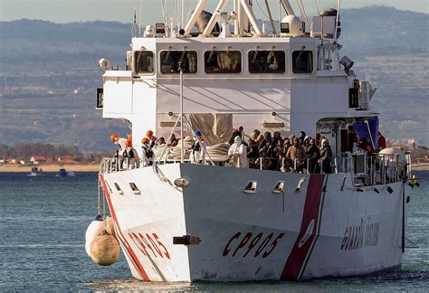 Italy pushes crackdown on migrants reaching its shores | International ...