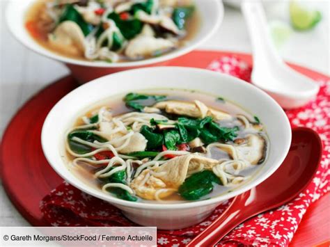 Soupe Chinoise Aux Nouilles Et Poulet Rapide D Couvrez Les Recettes