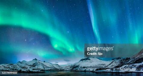 Aurora Borealis Lofoten Photos and Premium High Res Pictures - Getty Images