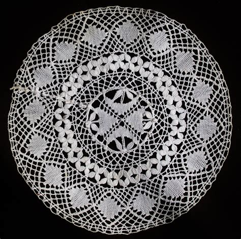 Maltese Bobbin Lace Doily Bobbin Lace Patterns Bobbin Lace Lace Doilies