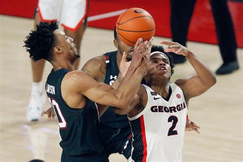 UGA basketball falls hard at home in another blowout loss to Gamecocks