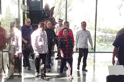 Megawati Hadiri Rapat Ketum Parpol Pengusung Ganjar Di Gedung Mnc