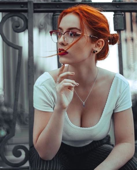 Pin On Girl In Glasses Red Hair Woman Beautiful Redhead Red Hair And Glasses