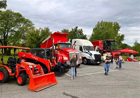 Touch A Truck Event Draws Families For A Fun Filled Saturday Whvo