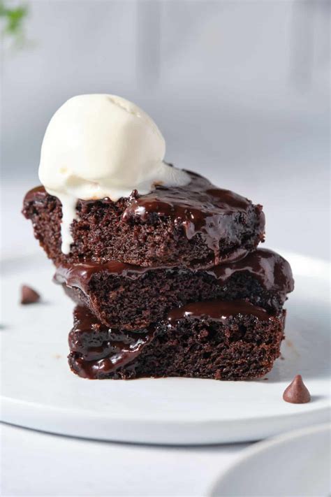 Melted Chocolate Fudge Cake