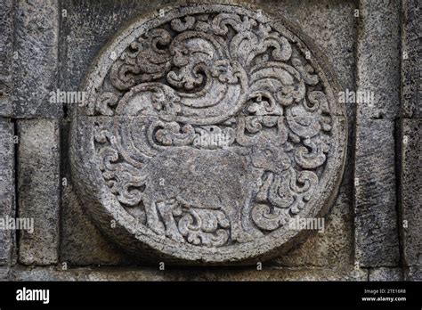 Komodo Dragon Sculpture At Hi Res Stock Photography And Images Alamy