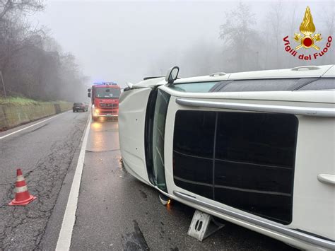 Incidente All Uscita Della A26 Tre Persone In Ospedale La Sesia