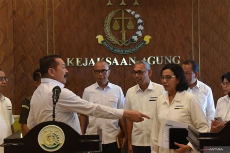 Menkeu Laporkan Dugaan Korupsi Lpei Ke Kejagung Antara News