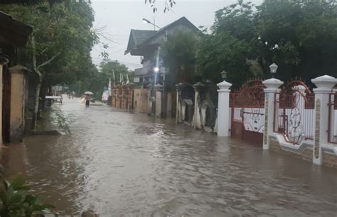 Wakil Ketua Dprd Tanbu Tinjau Titik Banjir Di Simpang Empat Lugas