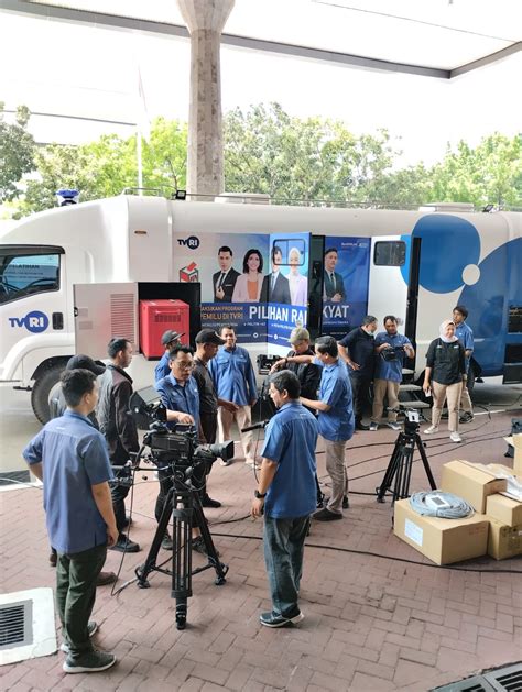 Ob And News Van TVRI PT BHINNEKA DWI PERSADA