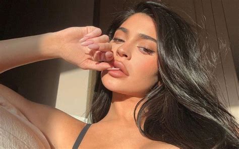 Kylie Jenner revela nome do segundo filho e mostra o rosto do bebé Impala