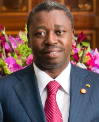 Togo Le Pr Sident Faure Gnassingb Promulgue La Nouvelle Constitution