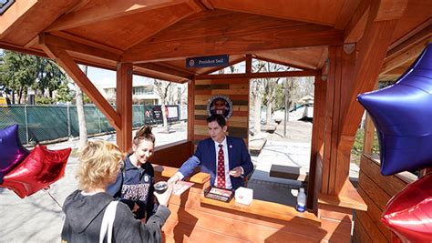 Fresno State Campus News President Saúl Debuts New Presidential Booth