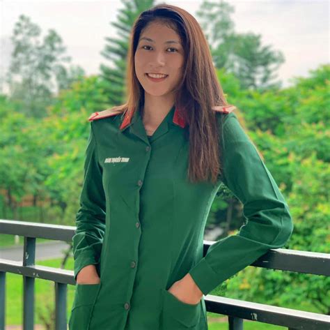 Hot girl bóng chuyền Kiều Trinh duyên dáng trong tà áo dài người hâm mộ tưởng đang thi hoa hậu