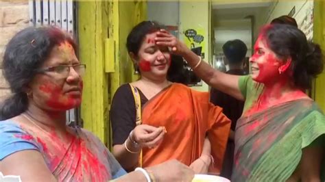 Sex Workers In Kolkata S Sonagachi Celebrate Holi After Two Years