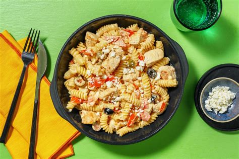 Garlicky Chicken Feta Fusilli Pasta Recipe Hellofresh