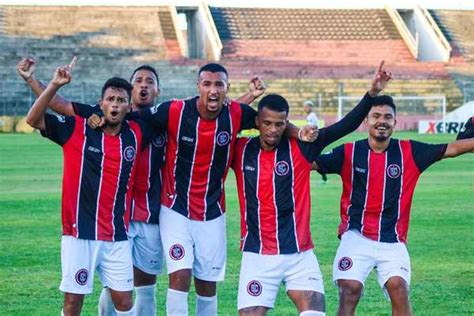 Santa Cruz de Natal bate Globo FC e festeja primeira vitória no